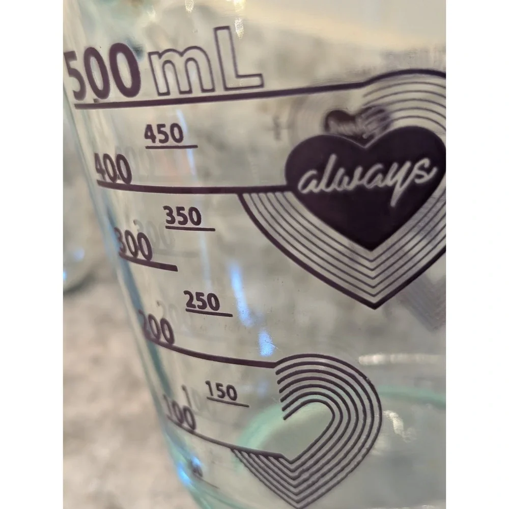 Pyrex Purple Hearts 2-Cup Measuring Cup – 